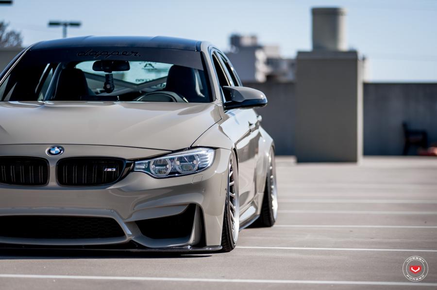  BMW M3 Sedan on Vossen Wheels (LC-106T) 2017 года  (фото 3 из 26)